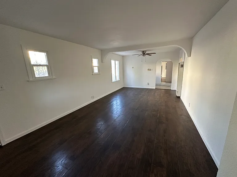 636 W Buckthorn St — Photo 4