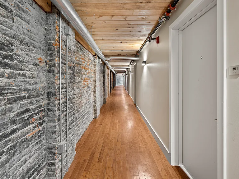 Prince Street Lofts — Photo 24