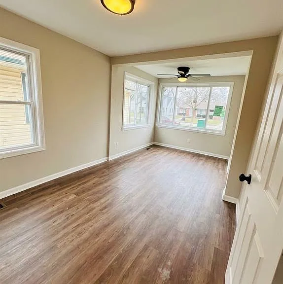 557 White Ave — Photo 8