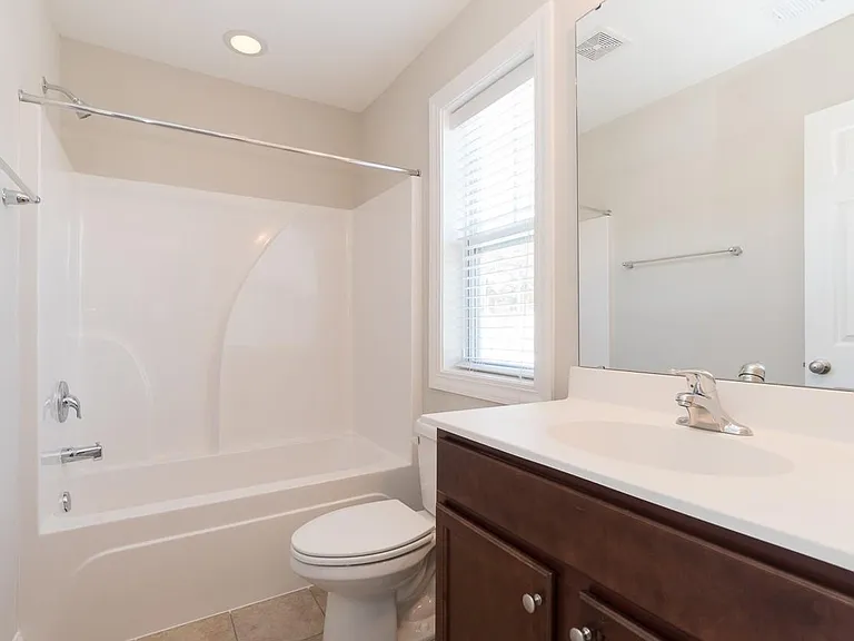 4103 Hartland St — Photo 8