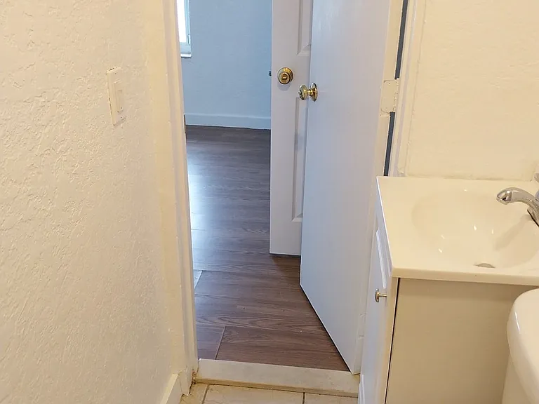 390 E 16th St #2 — Photo 7
