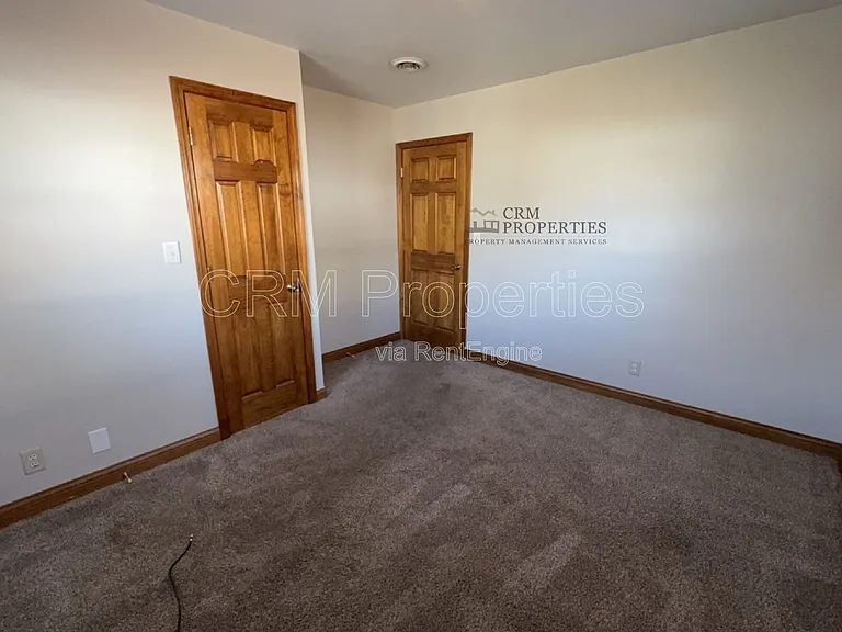 1504 N Philips St — Photo 13