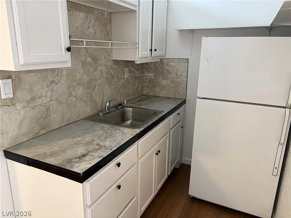 Studio, 1.0 bath, 2119 sqft, $700 — Photo 3