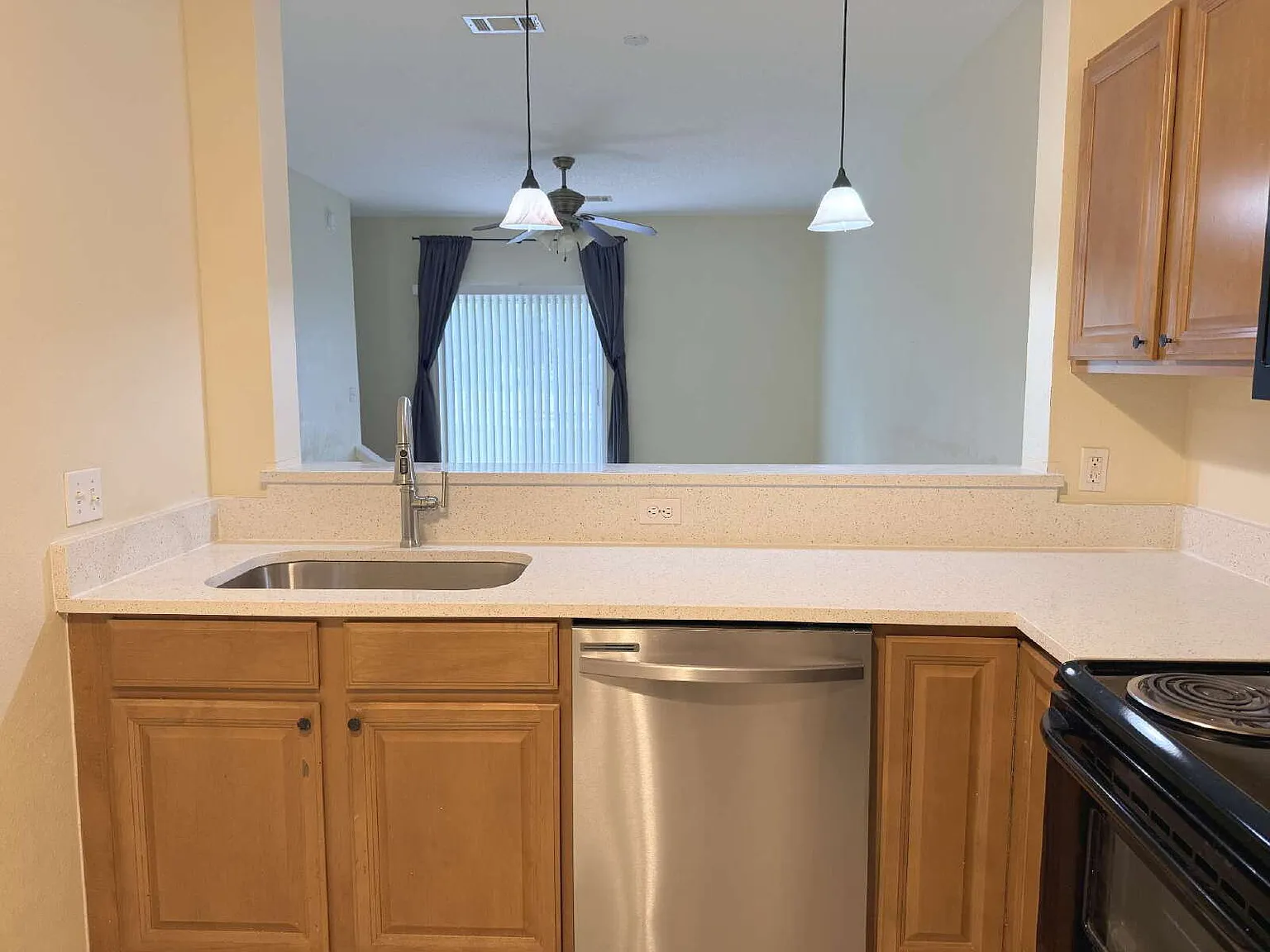 2 bed, 2.5 bath, 1222 sqft, $1,695 — Photo 3
