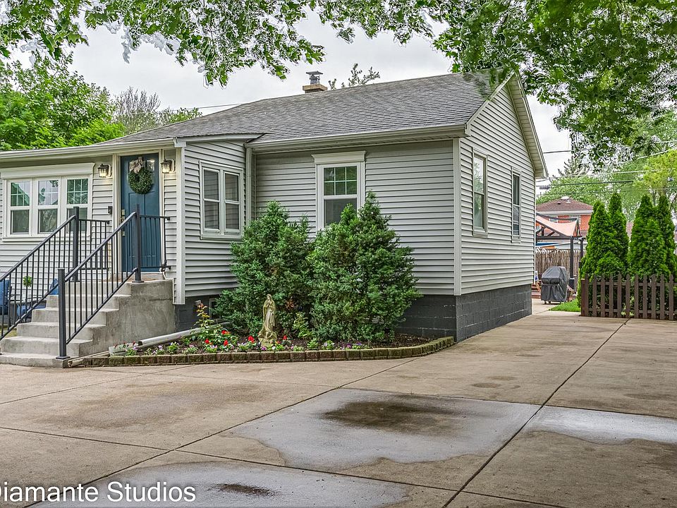 1st image of 1379 E Forest Ave
