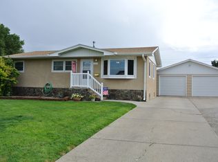 1725 Nelson Ave, Gering, NE 69341