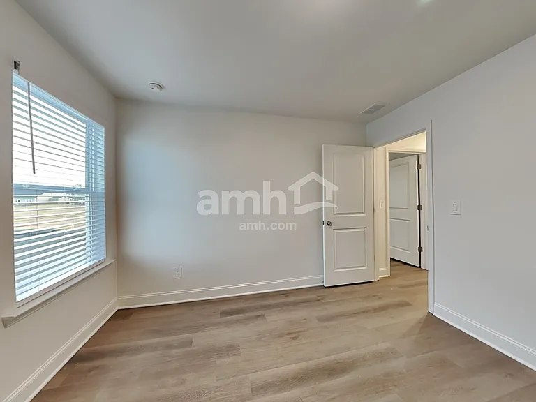 314 Golucke Way — Photo 13