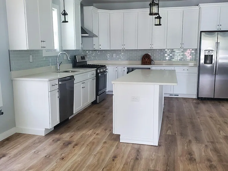 275 W Main St — Photo 4