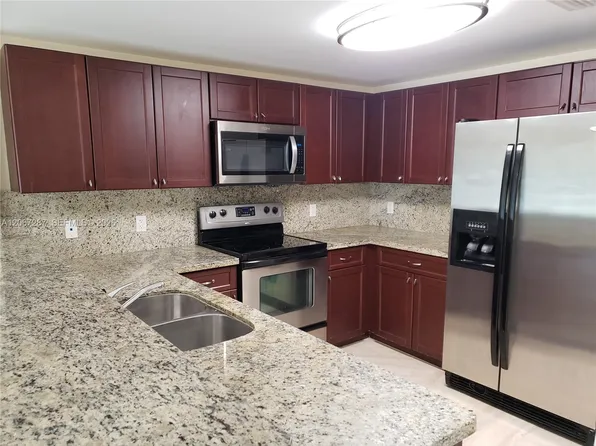 2740 SW 28th Ter APT 209, Miami, FL 33133