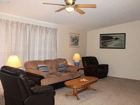 5th image of 1047 Salmon Ave