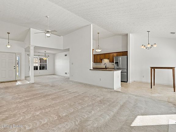 4th image of 12819 Bay Tree Way