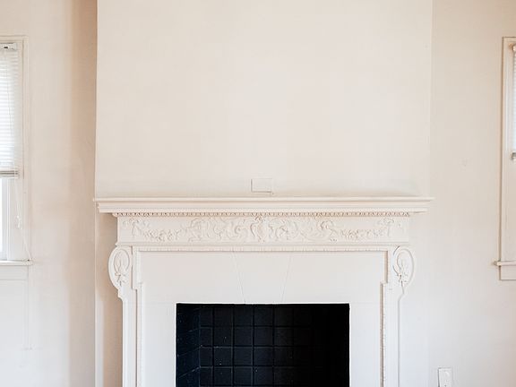 5th image of 3258 Calvert St