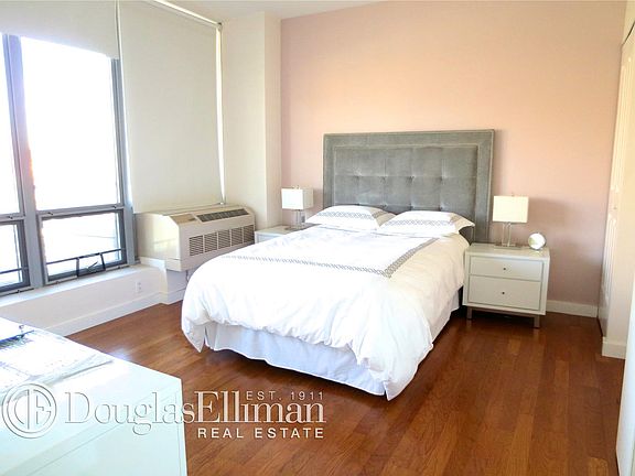 4th image of 4815 11th St APT 4G