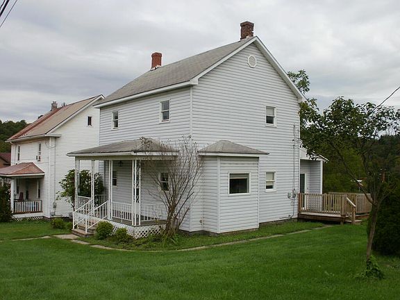 2nd image of 400 Ord St