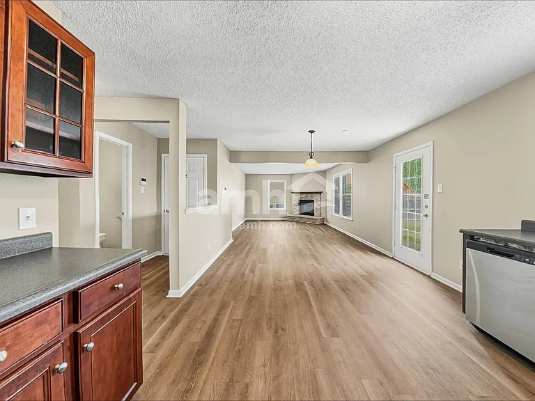 14249 Country Breeze Ln — Photo 4