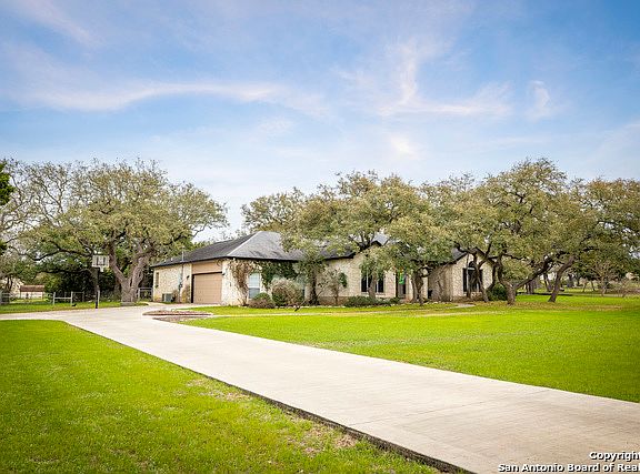 2nd image of 5922 Circle Oak Dr