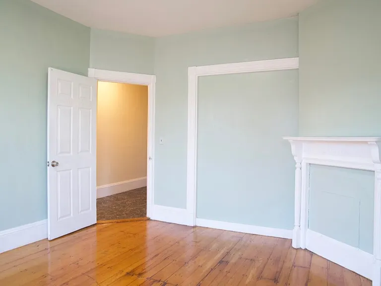 17 Burney St #3 — Photo 2
