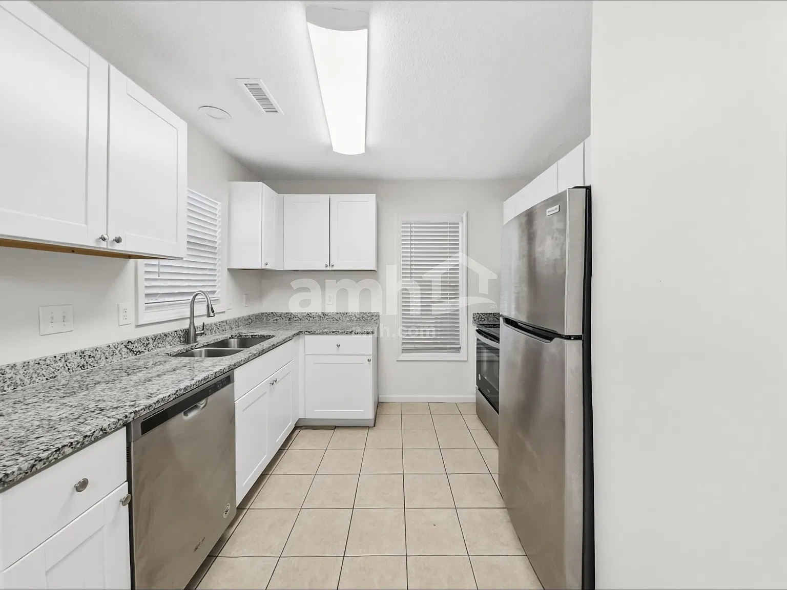 2 bed, 2.0 bath, 1300 sqft, $1,725 — Photo 3