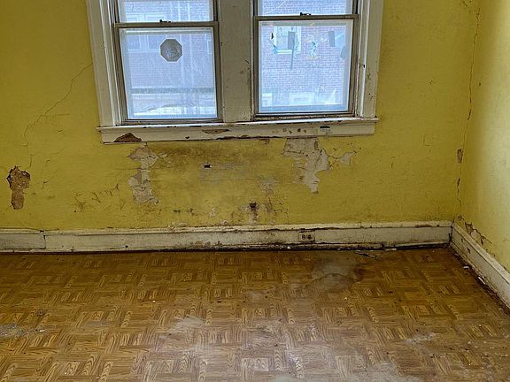 5th image of 4749 Sheffield Ave