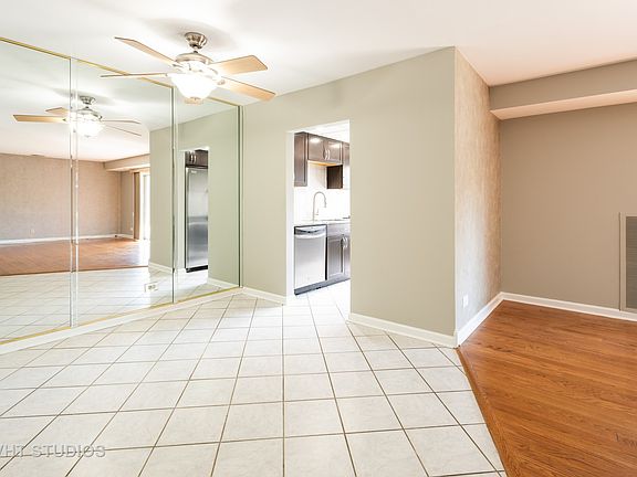 3rd image of 909 E Kenilworth Ave Unit 104