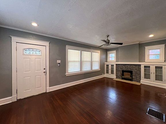 3rd image of 3924 Bellefontaine Ave