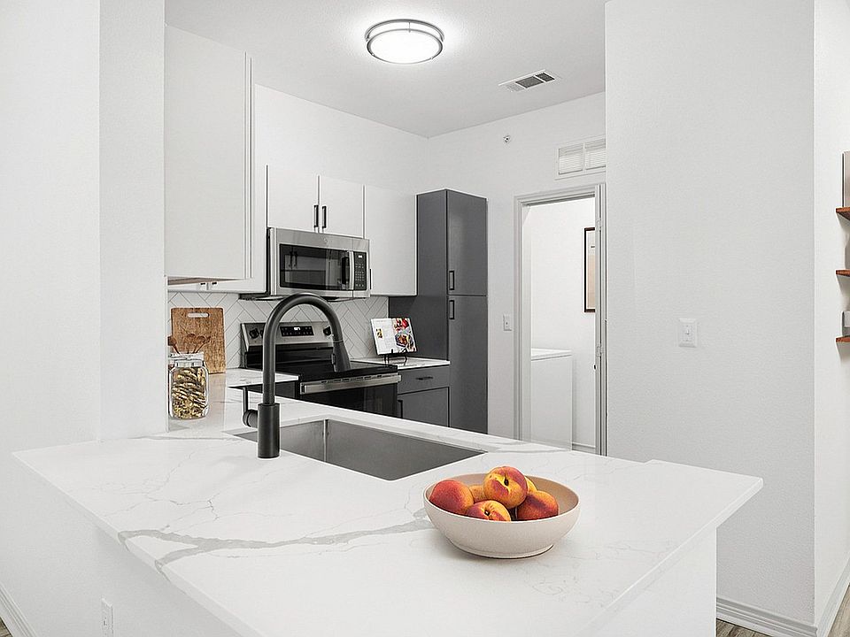 2x2 1240 sqft B2 - Kitchen