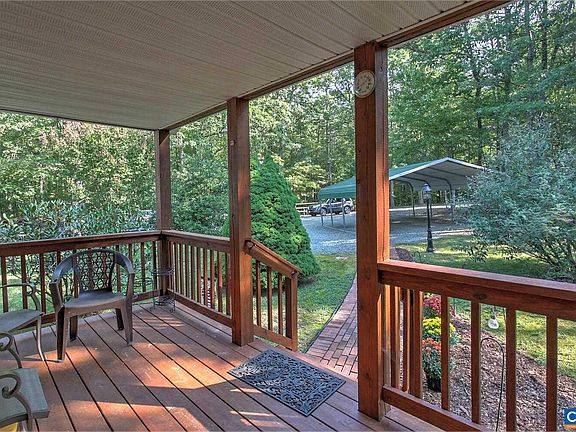 5th image of 93 Pine Needle Dr