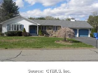161 Carriage Dr, Manchester, CT 06040