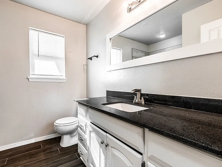 617 Queensboro Pl — Photo 6