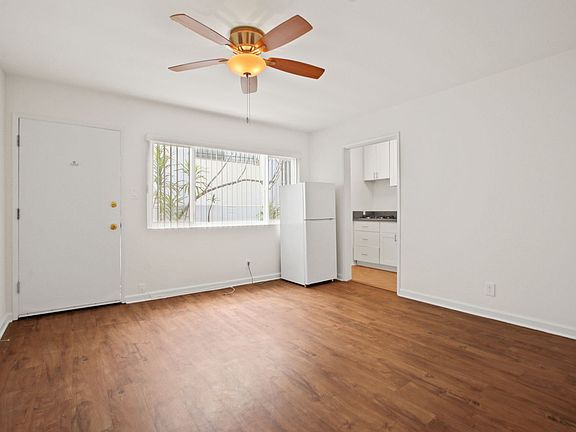 3rd image of 1121 California Ave APT 3