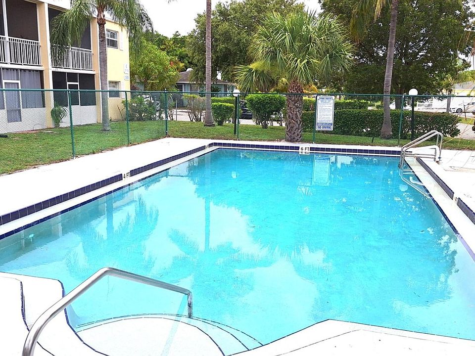 2nd image of 1501 Crescent Cir APT D34