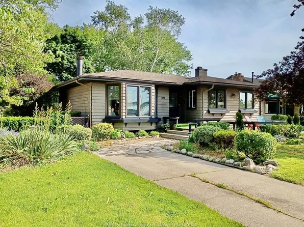 2437 Riverside Dr W, Windsor, ON N9B 1B2