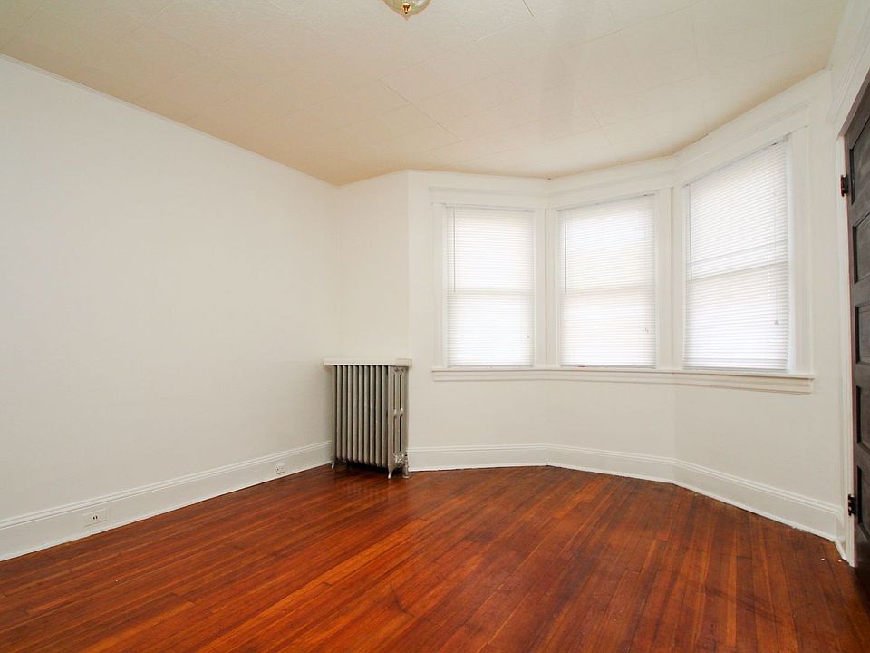 1st image of 206 W 6th Ave Floor 2