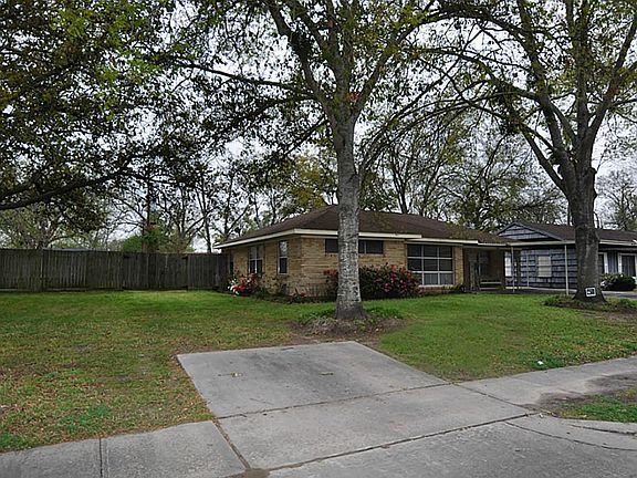 2nd image of 516 Lakeland Dr