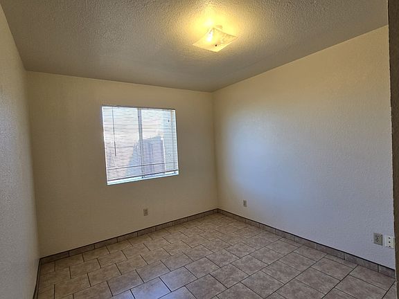 5th image of 2730 Fairway Dr APT D