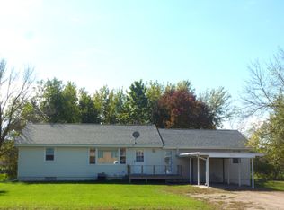 1575 River Rd, Windom, MN 56101