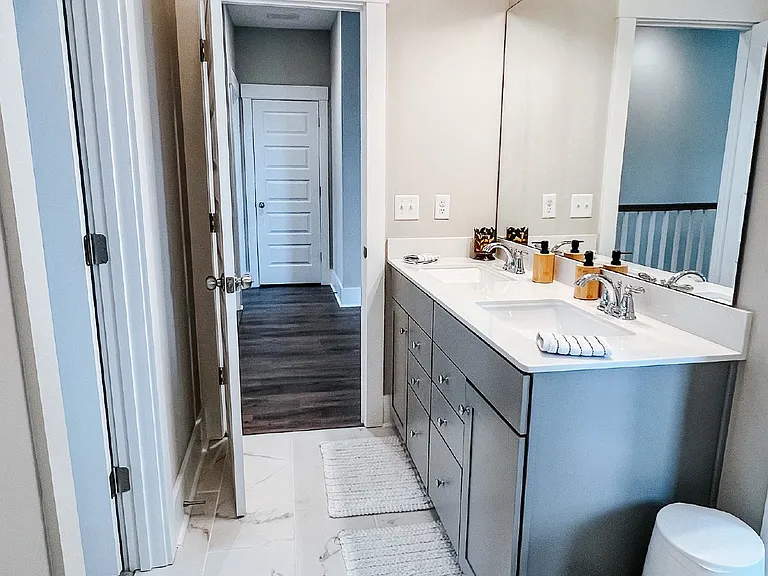 393 Oak Park St — Photo 30