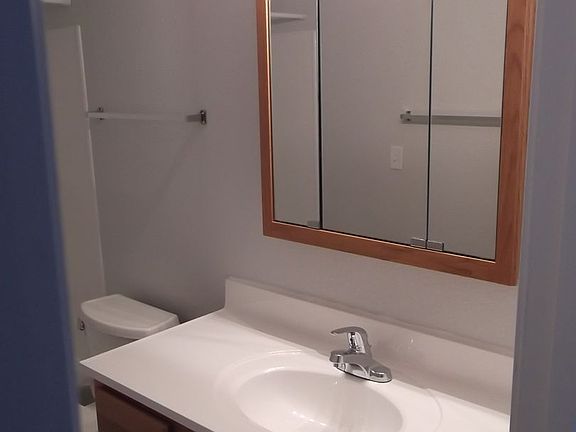 5th image of 711 Rockledge Rd APT 1S
