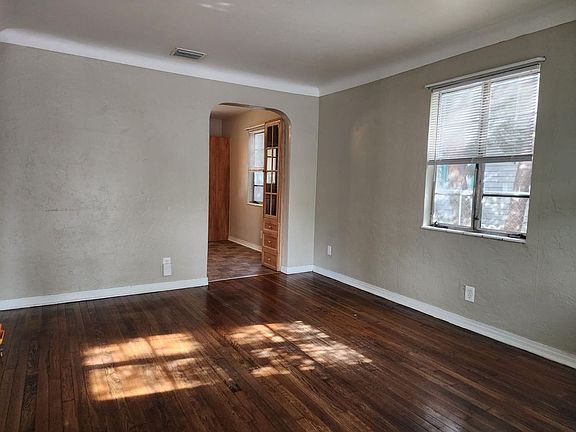 3rd image of 5009 23rd Ave S