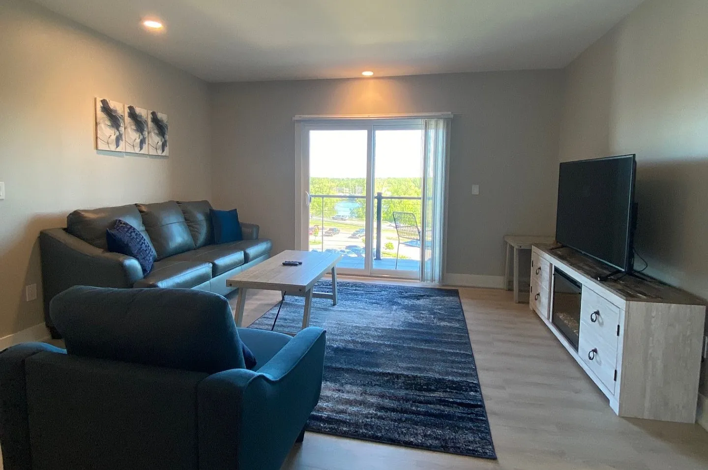 2 bed, 1194 sqft, $4,000 — Photo 2