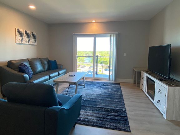 2nd image of 205 Lakeshore Dr #404