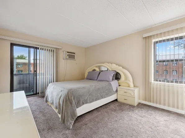 75-22 Parsons Boulevard image 12 of 21