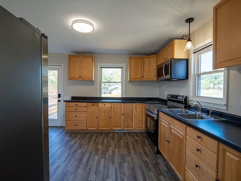 2750 Dalewood Ave SE — Photo 2