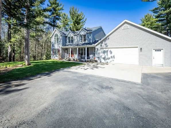 7504 Wiczer Dr, Whitehall, MI 49461