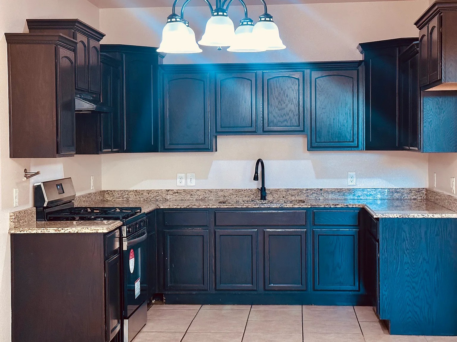 3 bed, 1250 sqft, $1,250 — Photo 2