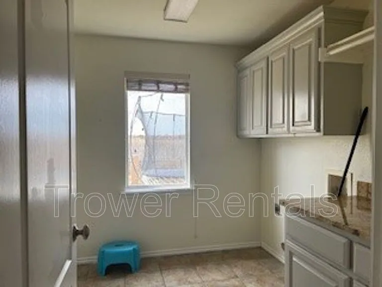 8104 San Antonio St — Photo 24