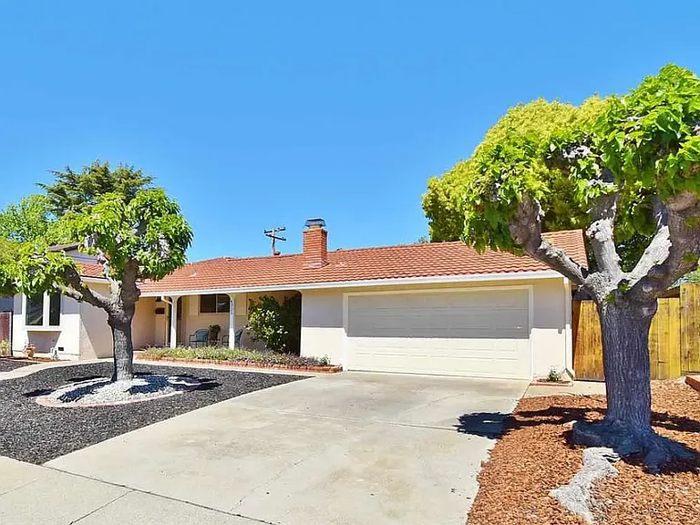 4325 Satinwood Dr — Photo 13