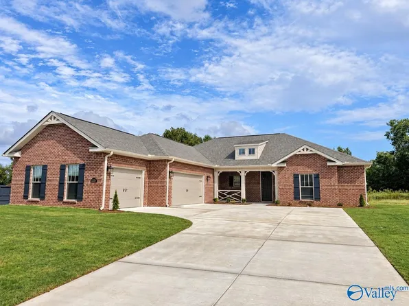 1225 Starling Dr, Decatur, AL 35603