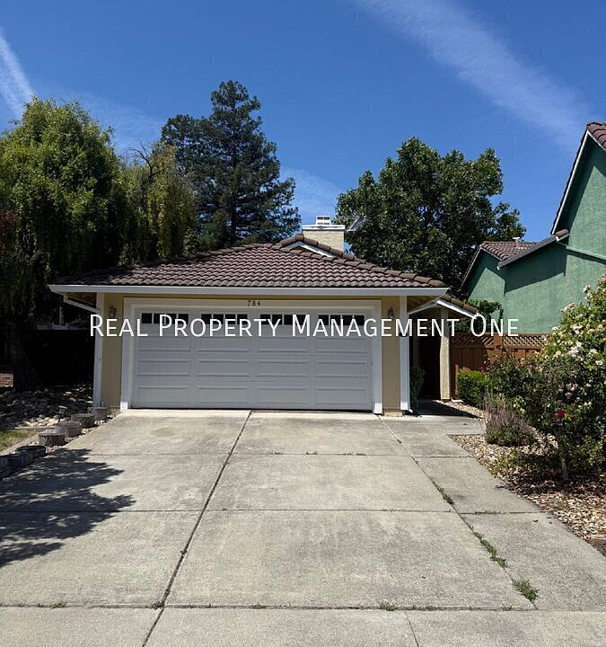 1st image of 784 Hattan Dr