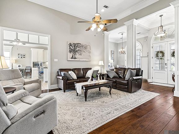 2nd image of 18433 Lake Harbor Ln